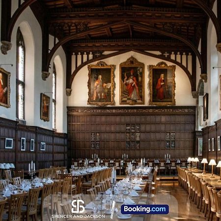 1 Bedroom City Centre Apartment Near The University And Bodleian Library By Spencer And Jackson Short Lets & Serviced Accommodation Оксфорд Экстерьер фото