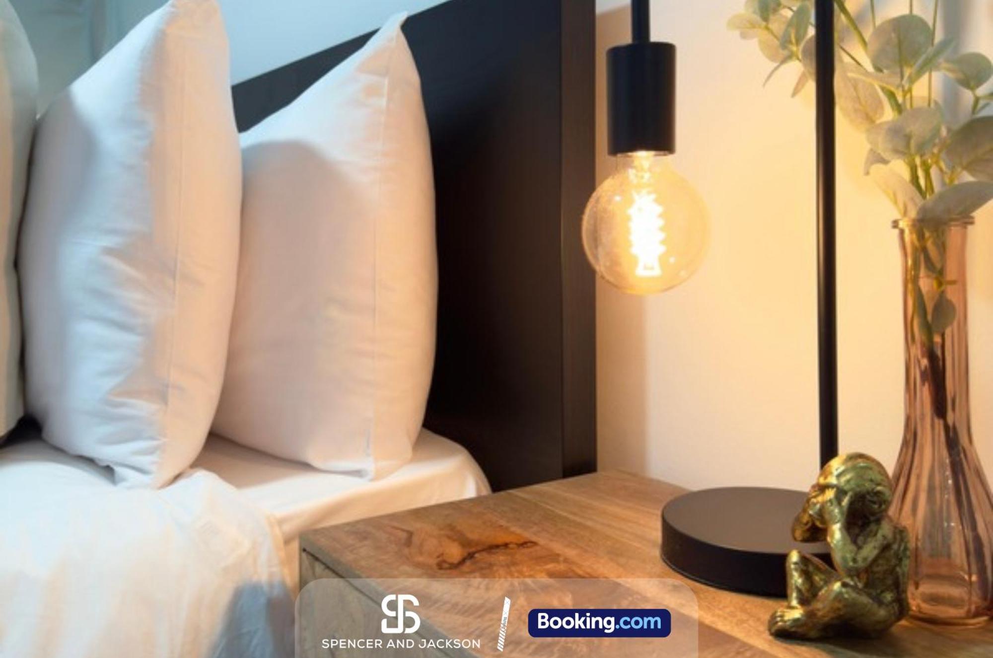 1 Bedroom City Centre Apartment Near The University And Bodleian Library By Spencer And Jackson Short Lets & Serviced Accommodation Оксфорд Экстерьер фото