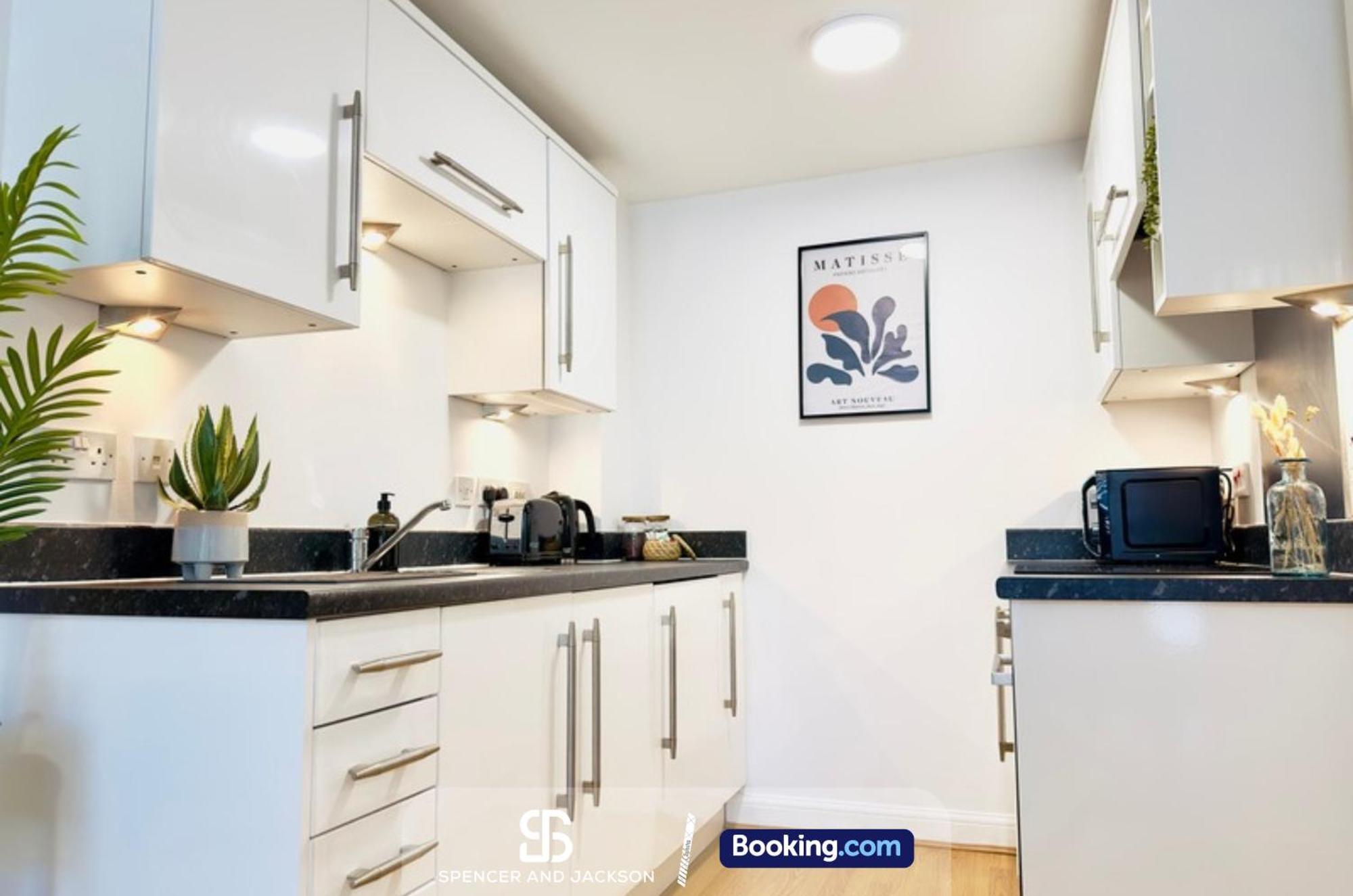 1 Bedroom City Centre Apartment Near The University And Bodleian Library By Spencer And Jackson Short Lets & Serviced Accommodation Оксфорд Экстерьер фото